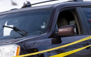 美国明尼阿波利斯市枪击事件发酵 民众抗议移民与海关执法局