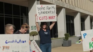 联邦法官命令特朗普政府恢复教育部雇员职位