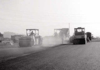 沥青的性质及应用领域是什么？沥青在建筑行业有哪些用途？