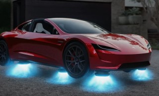 马斯克最新承诺：2025年底演示会“飞”的特斯拉 Roadster