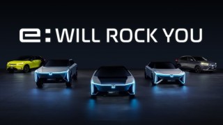 上海车展里的广汽本田烨 GT，展示了华为光场屏的新用法