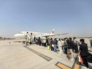 搭建“沪藏”天路 东航“上海―日喀则”直飞航线今日成功首航