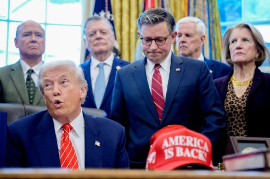 两党皆不买账 特朗普想说服国会恢复全面全球关税谈何容易  第1张