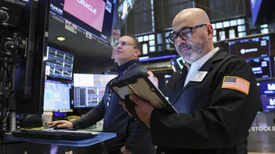 午盘：美股维持跌势 道指跌逾300点  第1张