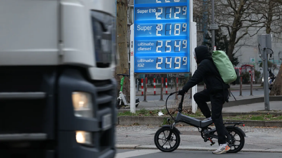 德国规定加油站每日最多只能上调一次油价  第1张